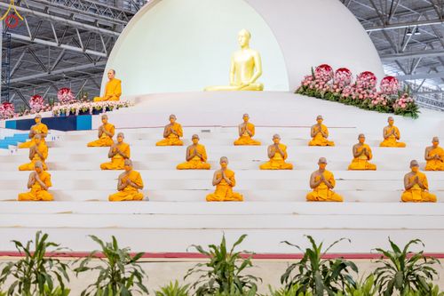 ภาพ No.81531:พิธีตักบาตร ข้าวสารอาหารแห้ง และพิธีบูชาข้าวพระ ณ สภาธรรมกายสากล วัดพระธรรมกาย วันเสาร์ที่ 3 มิถุนายน 2566