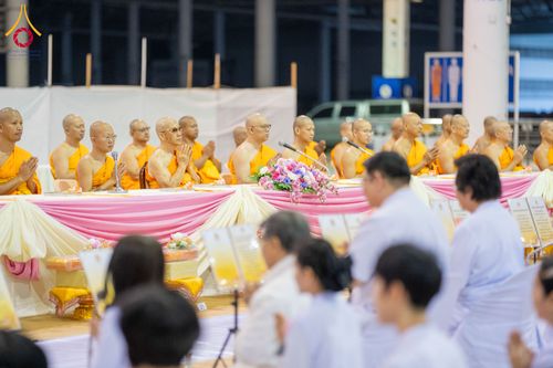 ภาพ No.279067:วันที่ 2 มกราคม พ.ศ.2569 พิธีถวายภัตตาหารเป็นสังฆทาน แด่พระธรรมยาตรา ณ วัดพระธรรมกาย ปทุมธานี ในโครงการธรรมยาตรา กตัญญูบูชา มหาปูชนียาจารย์ พระมงคลเทพมุนี(สด จนฺทสโร) พระผู้ปราบมาร อนุสรณ์สถาน 7 แห่ง ปีที่ 14