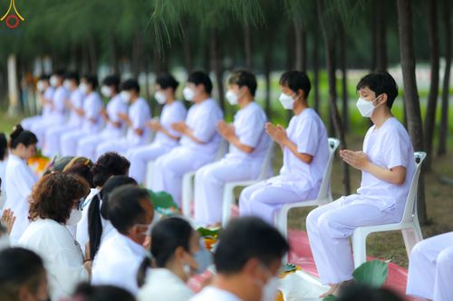 ภาพ No.82542:พิธีตัดปอยผมและปลงผมนาคธรรมทายาท ในโครงการอุปสมบทหมู่ธรรมทายาทพุทธศาสตร์สากล รุ่นที่ 7 (ภาคฤดูฝน) วันอาทิตย์ที่ 11 มิถุนายน พ.ศ. 2566 ณ  วัดพระธรรมกาย