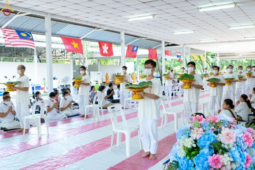 ภาพ No.83220:พิธีตัดปอยผมและปลงผม ในโครงการบรรพชาอุปสมบทหมู่ ธรรมทายาทนานาชาติ (ภาคภาษาจีน) รุ่นที่ 18 ณ วัดพระธรรมกาย วันเสาร์ที่ 8 กรกฎาคม พ.ศ.2566