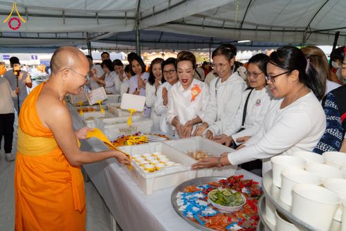 ภาพ No.290850:วันที่ 9 มกราคม พ.ศ. 2569 พิธีถวายภัตตาหารเป็นสังฆทาน แด่พระธรรมยาตรา ณ อนุสรณ์สถานคลองบางนางแท่น อ.สามพราน จ.นครปฐม ในโครงการธรรมยาตรา กตัญญูบูชา มหาปูชนียาจารย์ พระมงคลเทพมุนี(สด จนฺทสโร) พระผู้ปราบมาร อนุสรณ์สถาน 7 แห่ง ปีที่ 14