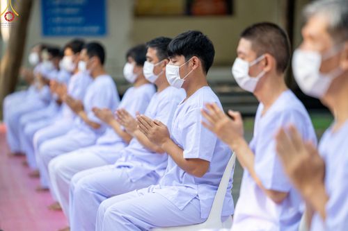 ภาพ No.78619:พิธีตัดปอยผมและปลงผมนาคธรรมทายาท  โครงการบรรพชาและอุปสมบทหมู่ วันคุ้มครองโลก วันที่ 26 มีนาคม พ.ศ.2566 ณ หมู่บ้านบรรลุธรรม วัดพระธรรมกาย