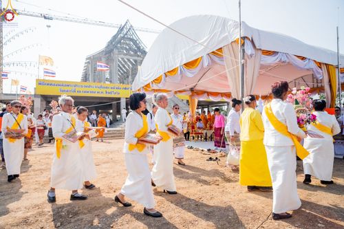 ภาพ No.79490:พิธีเททองหล่อพระประธาน ประจำอุโบสถวัดสายสุวพรรณ ณ มณฑลพิธีฯ ธรรมอุทยาน สัตตมหาสถาน หน้าอุโบสถวัดสายสุวพรรณ ต.คลองสี่ อ.คลองหลวง จ.ปทุมธานี วันเสาร์ที่ 1 เมษายน พ.ศ. 2566