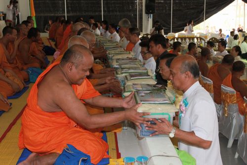 ภาพ No.3475:	พิธีถวายสังฆทานแด่คณะสงฆ์ 286 วัด ใน 4 จังหวัดภาคใต้ ครั้งที่ 69