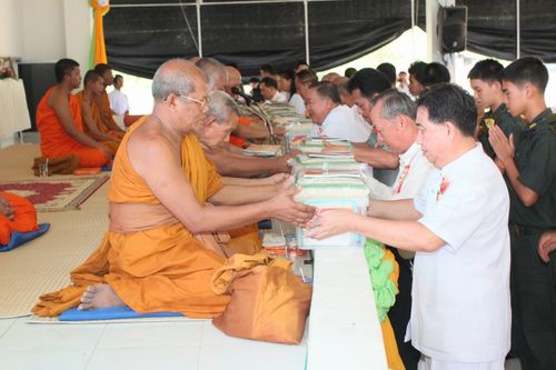 ภาพ No.3492:พิธีถวายสังฆทานแด่คณะสงฆ์ 286 วัด ใน 4 จังหวัดภาคใต้ ครั้งที่ 72