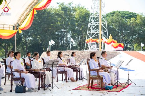 ภาพ No.285769:วันพุธที่ 10 ธันวาคม พ.ศ.2568  พิธีตอกเสาเข็มมงคลต้นสุดท้าย รองรับองค์พระเจดีย์เพื่อสร้างสันติภาพโลก ณ ศูนย์ปฏิบัติธรรมและศูนย์อบรมเยาวชน ชัยนาท