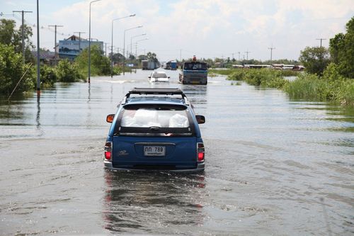 ภาพ No.3792:มูลนิธิธรรมกายช่วยภัยน้ำท่วม ปี พ.ศ.2554 ที่ ต.เกาะเรียน พระนครศรีอยุธยา