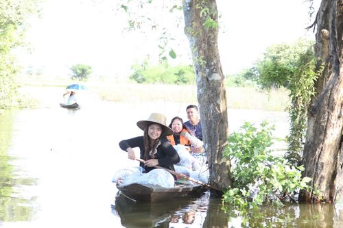 ภาพ No.3812:มูลนิธิธรรมกายช่วยภัยน้ำท่วม ปี พ.ศ.2554 ที่ ต.เกาะเรียน พระนครศรีอยุธยา