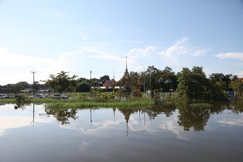 ภาพ No.3813:มูลนิธิธรรมกายช่วยภัยน้ำท่วม ปี พ.ศ.2554 ที่ ต.เกาะเรียน พระนครศรีอยุธยา