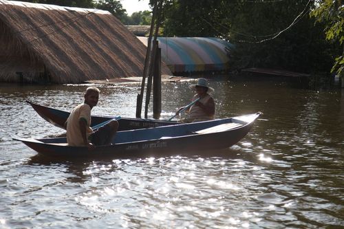 ภาพ No.3854:มูลนิธิธรรมกายช่วยภัยน้ำท่วม ปี พ.ศ.2554 ที่ ต.เกาะเรียน พระนครศรีอยุธยา