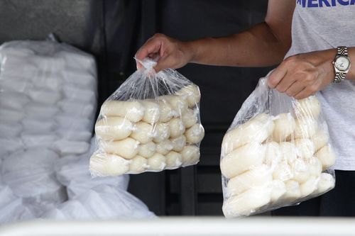 ภาพ No.3887:มูลนิธิธรรมกายช่วยภัยน้ำท่วม ปี พ.ศ.2554 ที่ จ.ปทุมธานี