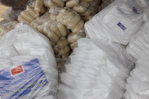 ภาพ No.3884:มูลนิธิธรรมกายช่วยภัยน้ำท่วม ปี พ.ศ.2554 ที่ จ.ปทุมธานี