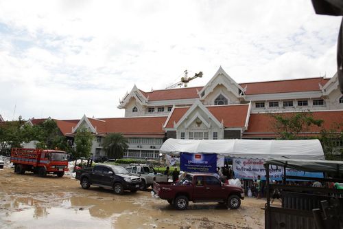 ภาพ No.3891:มูลนิธิธรรมกายช่วยภัยน้ำท่วม ปี พ.ศ.2554 ที่ จ.ปทุมธานี