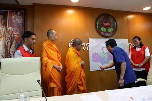 ภาพ No.3950:มูลนิธิธรรมกายช่วยภัยน้ำท่วม ปี พ.ศ.2554 ที่ จ.ปทุมธานี