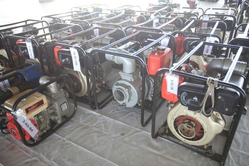 ภาพ No.4041:มูลนิธิธรรมกายช่วยภัยน้ำท่วม ปี พ.ศ.2554 ที่วัดเขียนเขต