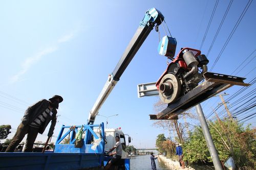 ภาพ No.4052:มูลนิธิธรรมกายช่วยภัยน้ำท่วม ปี พ.ศ.2554 ที่วัดเขียนเขต