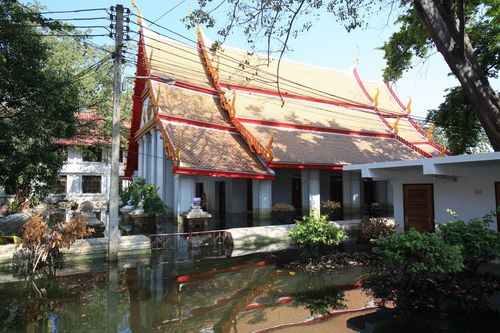 ภาพ No.4084:มูลนิธิธรรมกายช่วยภัยน้ำท่วม ปี พ.ศ.2554 ที่วัดเขียนเขต