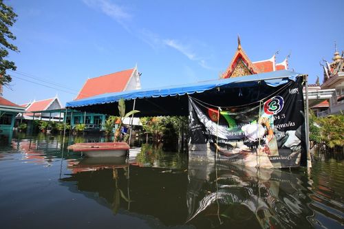 ภาพ No.4102:มูลนิธิธรรมกายช่วยภัยน้ำท่วม ปี พ.ศ.2554 ที่วัดเขียนเขต