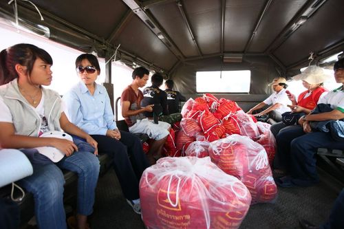 มูลนิธิธรรมกายช่วยภัยน้ำท่วม ปี พ.ศ.2554 ที่อ.ลาดหลุมแก้ว จ.ปทุมธานี