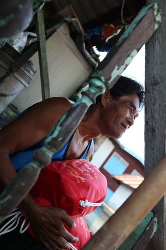 ภาพ No.4122:มูลนิธิธรรมกายช่วยภัยน้ำท่วม ปี พ.ศ.2554 ที่อ.ลาดหลุมแก้ว จ.ปทุมธานี