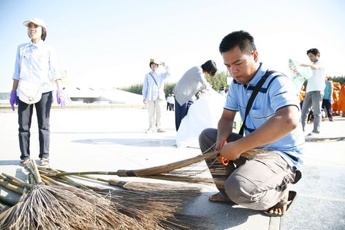Big Cleaning Day กิจกรรมทำความสะอาดถนนคลองหลวง