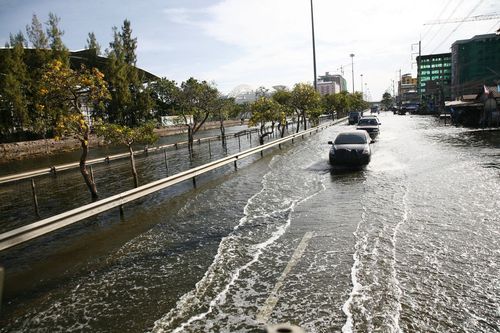 ภาพ No.4155:มูลนิธิธรรมกายช่วยภัยน้ำท่วม ปี พ.ศ.2554 ที่ศาลากลางจ.ปทุมธานีและอ.ลาดหลุมแก้ว จ.ปทุมธานี