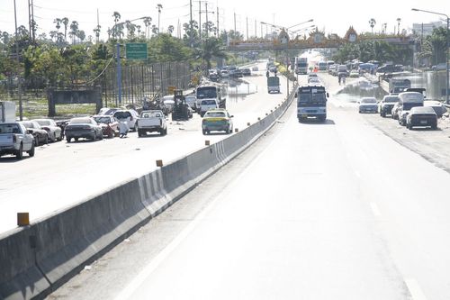 ภาพ No.4158:มูลนิธิธรรมกายช่วยภัยน้ำท่วม ปี พ.ศ.2554 ที่ศาลากลางจ.ปทุมธานีและอ.ลาดหลุมแก้ว จ.ปทุมธานี