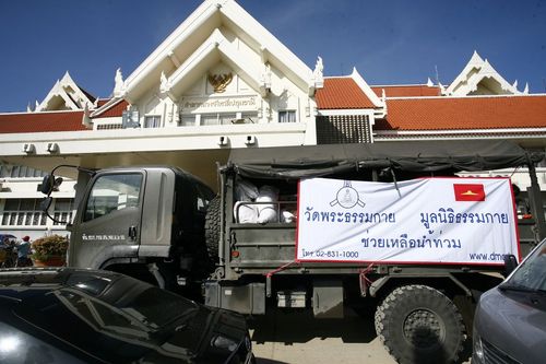 ภาพ No.4166:มูลนิธิธรรมกายช่วยภัยน้ำท่วม ปี พ.ศ.2554 ที่ศาลากลางจ.ปทุมธานีและอ.ลาดหลุมแก้ว จ.ปทุมธานี