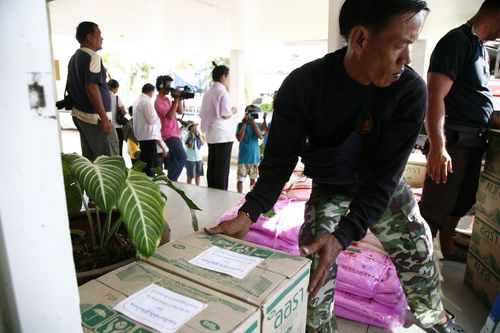 ภาพ No.4210:มูลนิธิธรรมกายช่วยภัยน้ำท่วม ปี พ.ศ.2554 ที่ศาลากลางจ.ปทุมธานีและอ.ลาดหลุมแก้ว จ.ปทุมธานี