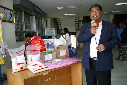 ภาพ No.4218:มูลนิธิธรรมกายช่วยภัยน้ำท่วม ปี พ.ศ.2554 ที่ศาลากลางจ.ปทุมธานีและอ.ลาดหลุมแก้ว จ.ปทุมธานี