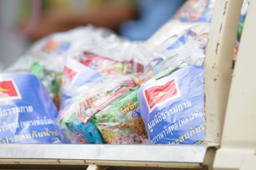 มูลนิธิธรรมกายช่วยภัยน้ำท่วม ปี พ.ศ.2554 ที่อ.คลองหลวง