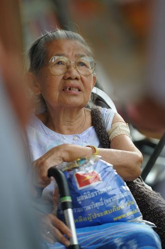 ภาพ No.4266:มูลนิธิธรรมกายช่วยภัยน้ำท่วม ปี พ.ศ.2554 ที่อ.คลองหลวง