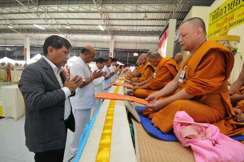 ภาพ No.3555:พิธีถวายสังฆทานแด่คณะสงฆ์ 286 วัด ใน 4 จังหวัดภาคใต้ ครั้งที่ 77