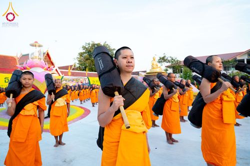 ภาพ No.294644:วันอาทิตย์ที่ 14 ธันวาคม พ.ศ.2568 พระธรรมยาตราปฏิบัติธรรมและถ่ายภาพหมู่ประวัติศาสตร์ ณ วัดสองพี่น้อง ต.ต้นตาล อ.สองพี่น้อง จ.สุพรรณบุรี ในโครงการธรรมยาตรา กตัญญูบูชา มหาปูชนียาจารย์ พระมงคลเทพมุนี(สด จนฺทสโร) พระผู้ปราบมาร อนุสรณ์สถาน 7 แห่ง ปีที่ 14