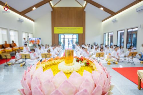 ภาพ No.336236:วันจันทร์ที่ 22 มิถุนายน พ.ศ.2569 พิธีอัญเชิญพระธรรมกาย และบรรจุพระบรมสารีริกธาตุ  ภายในเกศดอกบัวตูม องค์พระประธาน ณ อาคารสมปรารถนา วัดกลางธนรินทร์ ต.บ้านแป้ง อ.พรหมบุรี จ.สิงห์บุรี