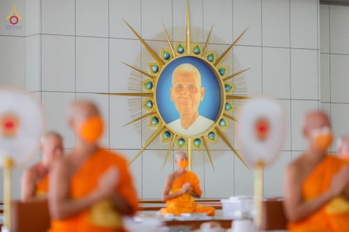 ภาพ No.90550:พิธีบุพเปตพลี  ครั้งที่ 141 ร่วมอุทิศบุญแด่หมู่ญาติที่ล่วงลับไปแล้ว และสืบทอดอายุพระพุทธศาสนา วันพฤหัสบดีที่ 14 ตุลาคม พ.ศ.2566 วันพระแรม 15 ค่ำ เดือน 10 ณ หอฉันคุณยายอาจารย์ฯ วัดพระธรรมกาย