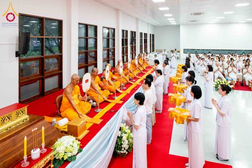 ภาพ No.314923:วันอาทิตย์ที่ 22 มีนาคม พ.ศ. 2569 พิธีบำเพ็ญกุศล คุณพ่อณรงค์ จินตมากุล  สิริอายุ 99 ปี 11 เดือน โยมบิดา พระครูปลัดรัตนวีรวัฒน์ (รังสฤษดิ์ อิทฺธิจินตโก) ที่ปรึกษาเจ้าคณะจังหวัดปทุมธานี เจ้าอาวาสวัดพระธรรมกาย  ณ ห้องปลูกศรัทธา 2 วัดพระธรรมกาย ปทุมธานี