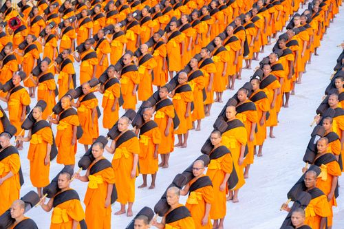 ภาพ No.290644:วันที่ 8 มกราคม พ.ศ. 2569 พระธรรมยาตราปฏิบัติธรรม และถ่ายภาพหมู่ประวัติศาสตร์ ในโครงการธรรมยาตรา กตัญญูบูชามหาปูชนียาจารย์ พระมงคลเทพมุนี(สด จนฺทสโร) พระผู้ปราบมาร อนุสรณ์สถาน 7 แห่ง ปีที่ 14 ณ อนุสรณ์สถานคลองบางนางแท่น อ.สามพราน จ.นครปฐม