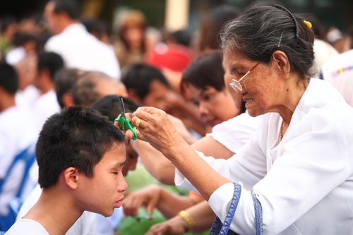 ภาพ No.2165:ตัดปอยผม