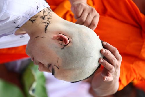 ภาพ No.2175:ตัดปอยผม