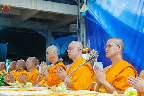 ภาพ No.288067:วันที่ 4 มกราคม พ.ศ. 2569 พิธีถวายภัตตาหารเป็นสังฆทาน แด่พระธรรมยาตรา ในโครงการธรรมยาตรา กตัญญูบูชา มหาปูชนียาจารย์ พระมงคลเทพมุนี(สด จนฺทสโร) พระผู้ปราบมาร อนุสรณ์สถาน 7 แห่ง ปีที่ 14 ณ อนุสรณ์สถานมหาวิหารพระมงคลเทพมุนี (โลตัสแลนด์) อ.สองพี่น้อง จ.สุพรร