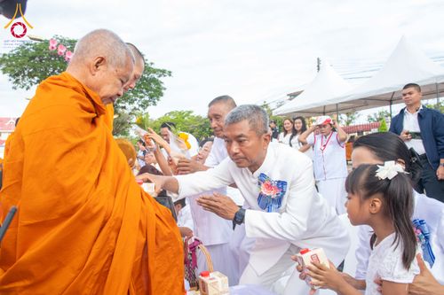 ภาพ No.329505:วันอาทิตย์ที่ 24 พฤษภาคม พ.ศ. 2569 พิธีตักบาตรพระ 1,000 รูป เพื่อถวายเป็นพุทธบูชาในเทศกาลวิสาขบูชาโลก และ ถวายเป็นพระราชกุศล  ณ ลานศิลปวัฒนธรรม เมืองปัตตานี จ.ปัตตานี