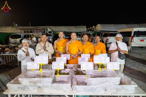 ภาพ No.300130:วันที่ 22 มกราคม พ.ศ. 2569 พิธีถวายภัตตาหารเป็นสังฆทาน แด่พระธรรมยาตรา ณ อนุสรณ์สถานบางปลา วัดบางปลา อำเภอบางเลน จังหวัดนครปฐม ในโครงการธรรมยาตรา กตัญญูบูชา มหาปูชนียาจารย์ พระมงคลเทพมุนี(สด จนฺทสโร) พระผู้ปราบมาร อนุสรณ์สถาน 7 แห่ง ปีที่ 14