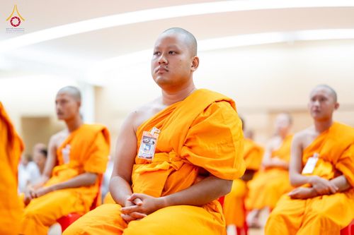 ภาพ No.350175:วันที่ 17-18 กันยายน พ.ศ. 2569 โครงการบรรพชาพัฒนาคุณธรรม จริยธรรม สำหรับนักเรียนนายสิบตำรวจ (นสต.) รุ่นที่ 16 ศูนย์ฝึกอบรมตำรวจภูธรภาค 1  ได้จัดกิจกรรม ณ สภาธรรมกายสากล ห้องแก้ว2