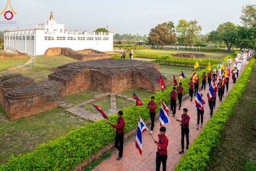 ภาพ No.314056:วันจันทร์ที่ 16 มีนาคม พ.ศ. 2569 พิธีเวียนเทียนประทักษิณ และพิธีบรรพชาสามเณร 500 รูป ณ วิหารมายาเทวี ประเทศเนปาล