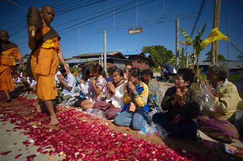 ภาพ No.5727:ประมวลภาพธุดงค์ธรรมชัย 9 มกราคม พ.ศ.2555