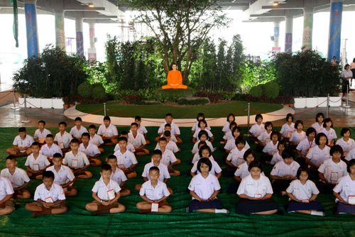 ภาพ No.1482:ปฏิบัติธรรม