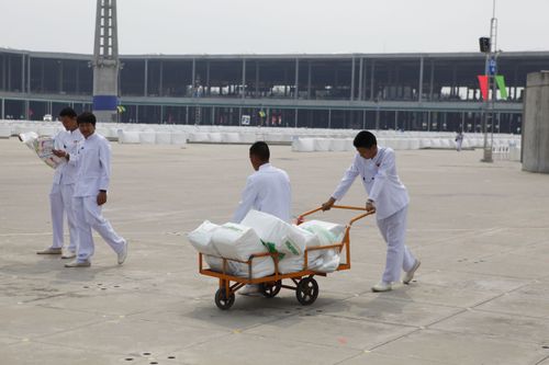 ภาพ No.1681:เจ้าหน้าที่อาสาสมัคร