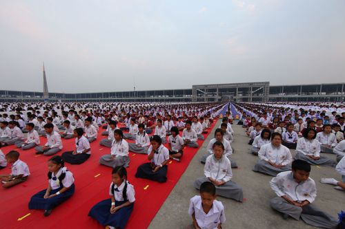 ภาพ No.1479:ปฏิบัติธรรม