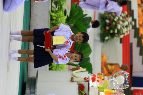 ภาพ No.1074:มอบรางวัลสอบ ทางก้าวหน้า